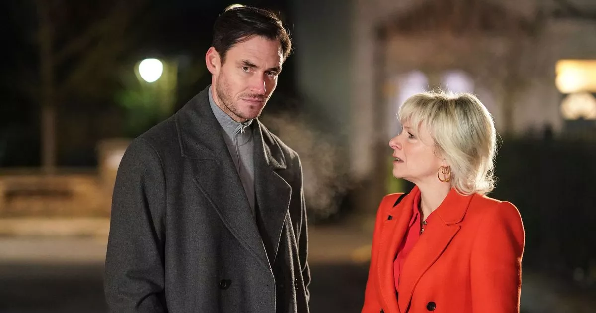 Mo fired in EastEnders after unexpected accident