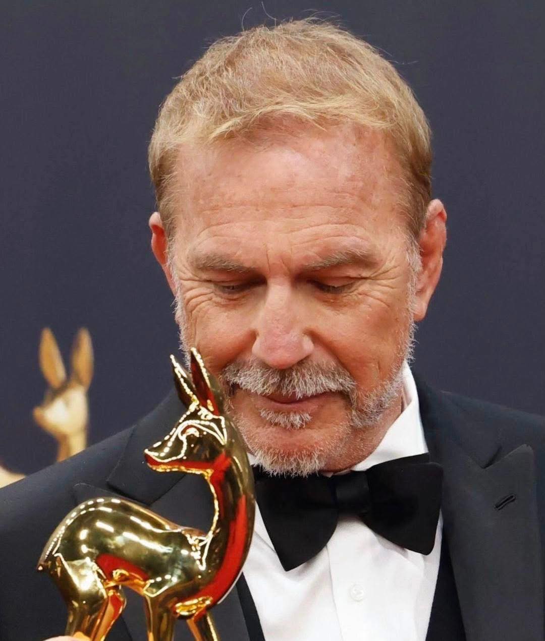 Kevin Costner Receives BAMBI Award for International Acting Excellence