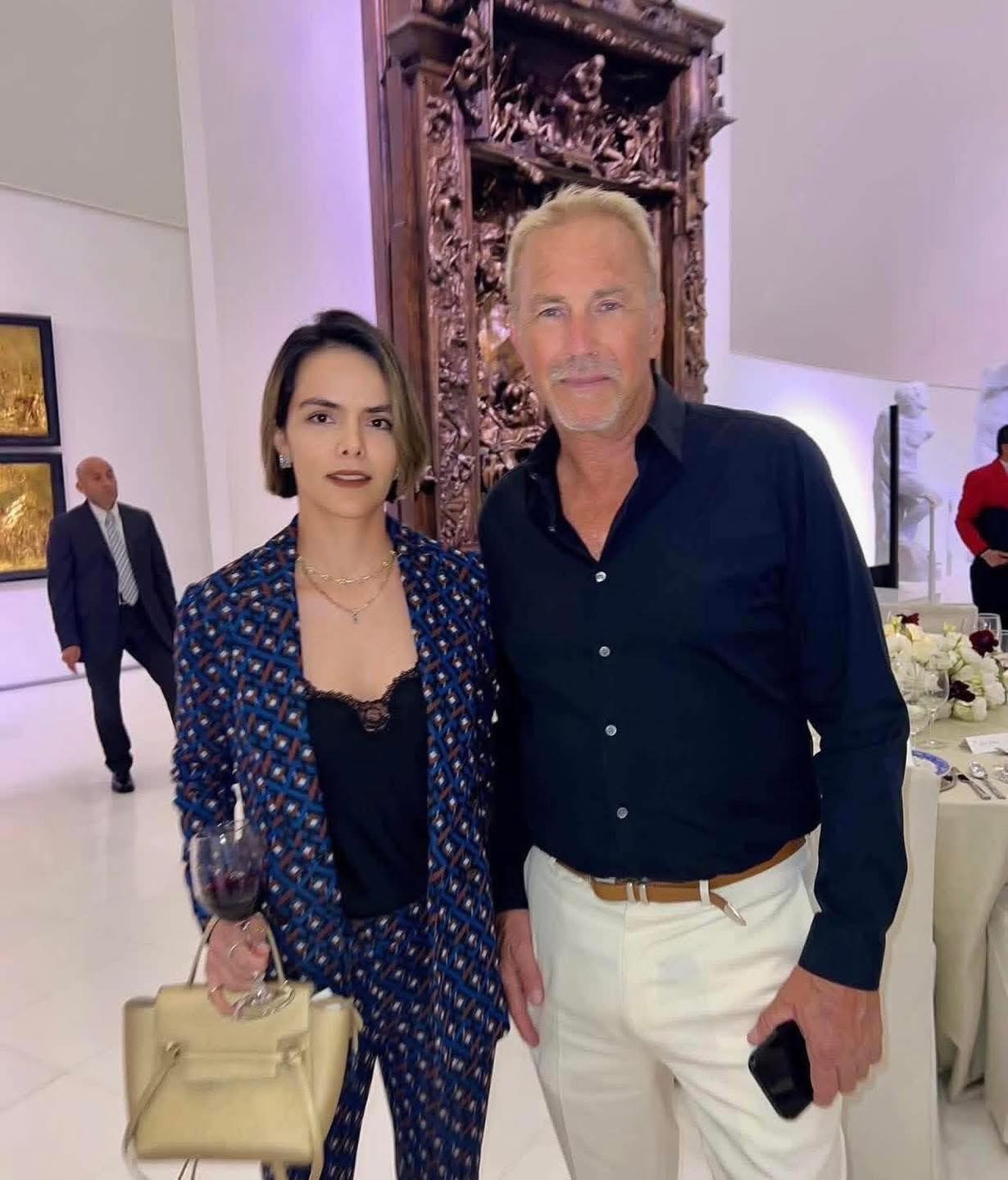 Kevin Costner : I Would Like To Be In Love
