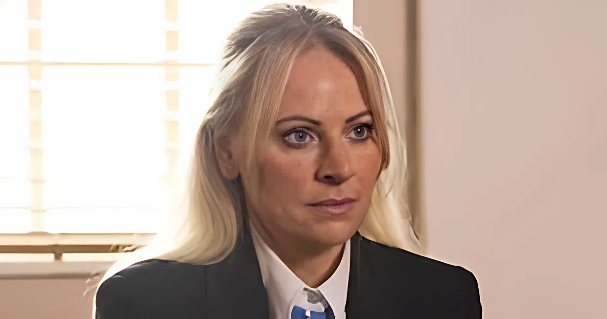 Coronation Street’s Lisa orders Becky away as ‘family placed in deadly danger’