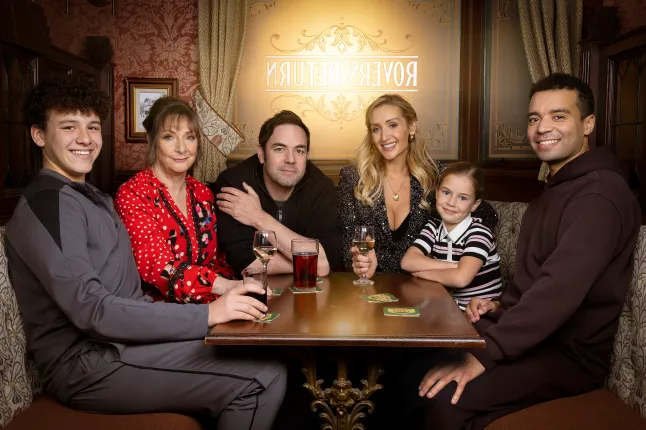 Coronation Street star issues warning to fans ahead of co-star’s debut