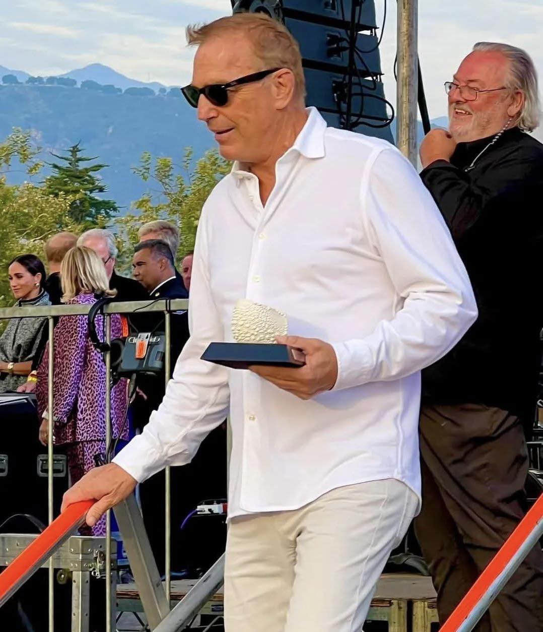 “Kevin Costner’s New Romance Chapter”