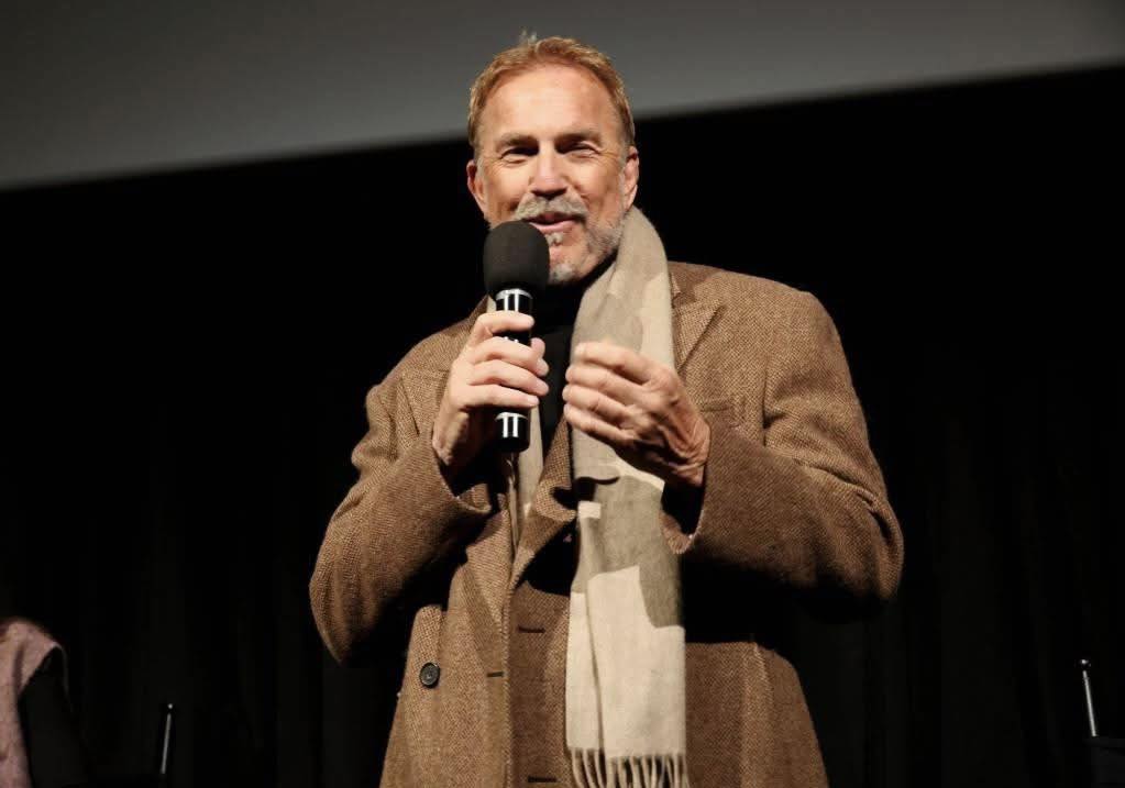 Kevin Costner: “The real history of the USA is the history of immigrants — the glory and wonder of the country.”