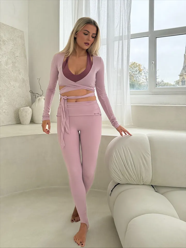 Coronation Street star Lucy Fallon shows off incredible abs in pink gym set…