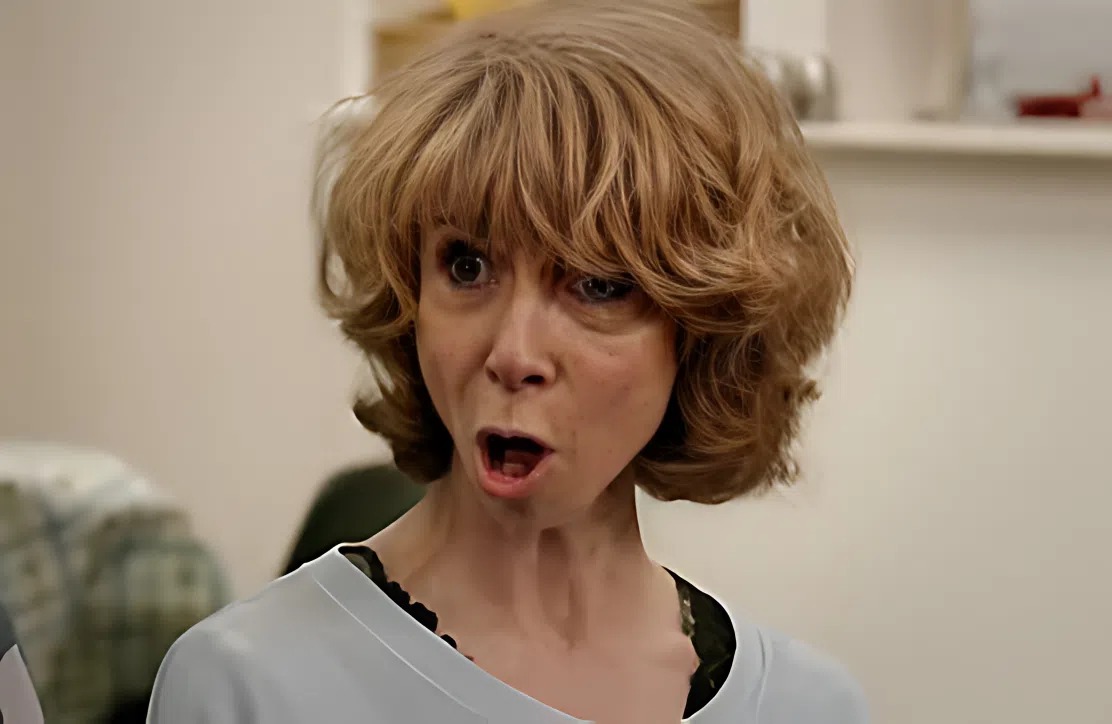 MUM BETRAYED? Coronation Street Fans Predict Shocking Affair