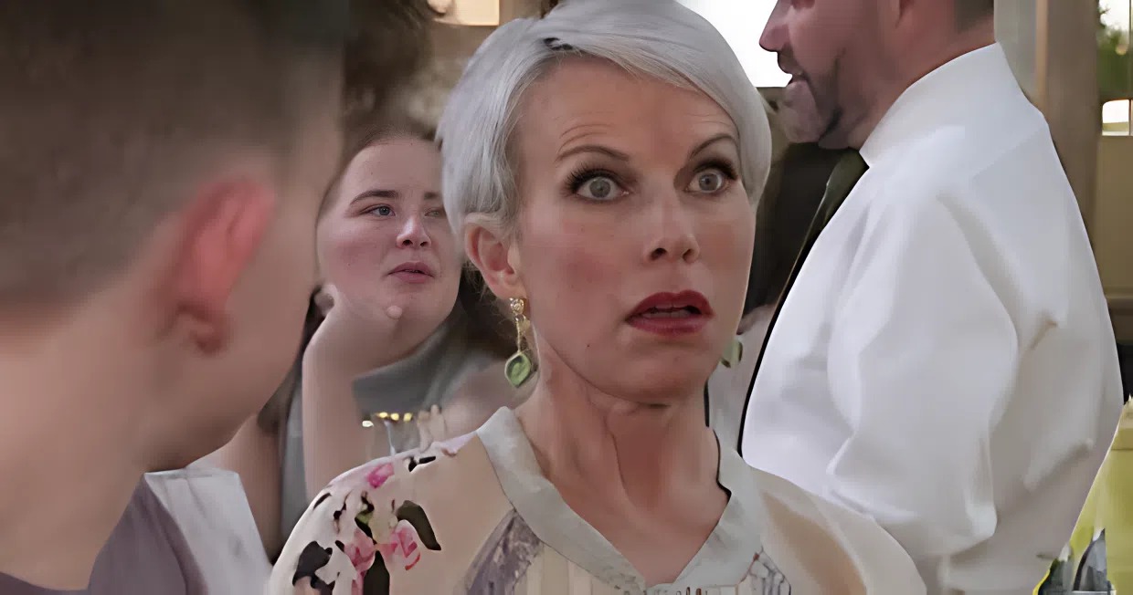 Debbie kicked out in early Coronation Street ITVX release – and one person is to blame