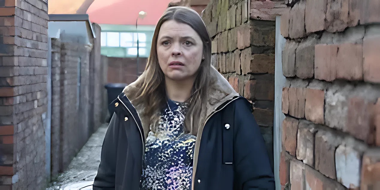 Tracy sabotages Cassie in Coronation Street but she takes her revenge