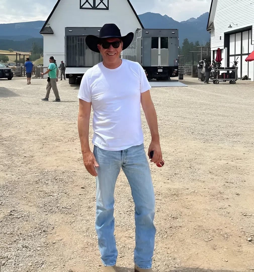 Kevin Costner starts serious relationship after Jewel breakup?